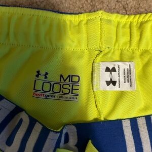 Medium under armor shorts loose fitting